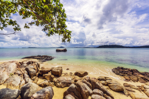 Indonesien, Riau-Inseln, Bintan, Strand, lizenzfreies Stockfoto