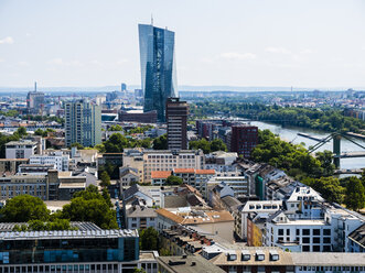 Deutschland, Hessen, Frankfurt, Blick zur Europäischen Zentralbank - AMF06075