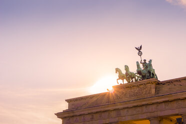 Germany, Berlin, Brandenburg Gate with Quadriga at backlight - CMF00860