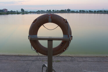 Lifesaver on the lake at dawn - SKCF00545