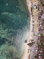 Indonesien, Lombok, Kuta, Luftaufnahme des Strandes - KNTF02176