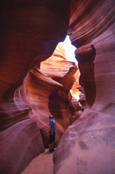 USA, Arizona, tourist in Lower Antilope Canyon - KKAF02572