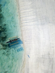 Indonesien, Lombok, Luftaufnahme des Strandes Tanjung Aan - KNTF02214