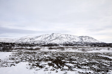 Panoramaansicht der schneebedeckten Berge gegen den Himmel - CAVF51004