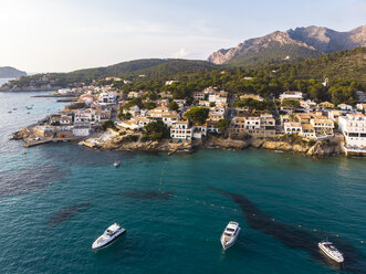 Spanien, Balearische Inseln, Mallorca, Luftaufnahme der Bucht von Sant Elm - AMF06108