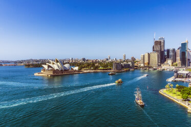 Australia, New South Wales, Sydney, Sydney Opera House and city view - THAF02288