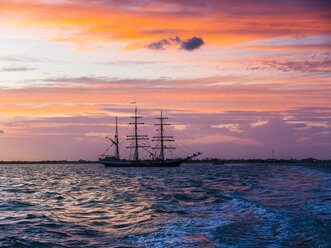 Mittelamerika, Belize, Yucatan-Halbinsel, Segelschiff - AMF06125