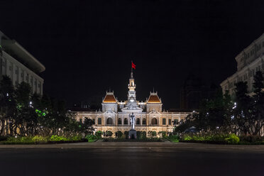 Vietnam, Ho-Chi-Minh-Stadt, Ho-Chi-Minh-Stadthalle bei Nacht - MMAF00638