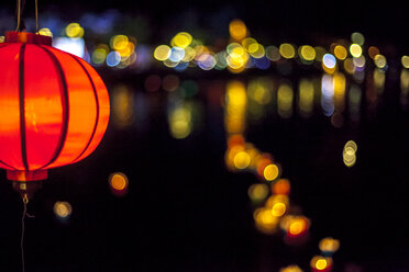 Vietnam, Hoi An, Old town, Lampions, Song Thu Bon river at night - MMAF00668