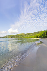 Seychellen, Mahe, Strand Beau Vallon - MMAF00680