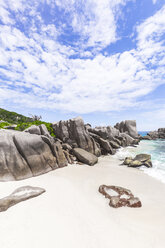 Seychelles, La Digue, Anse Marron with granite rocks - MMAF00691