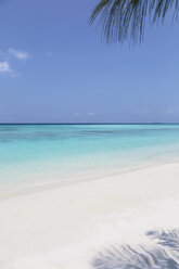 Tranquil, sunny beach and blue ocean, Maldives, Indian Ocean - HOXF04159