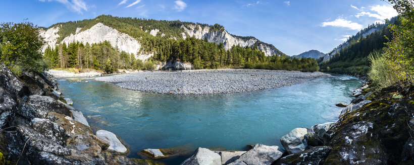 Schweiz, Graubünden, Ruinaulta, Panoramablick auf die Rheinschlucht - STSF01771