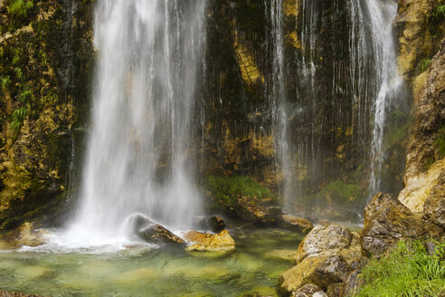 Albanien, Theth-Nationalpark, Ujevara e Grunasit - SIEF08093