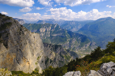 Albanien, Bezirk Shkoder, Region Kelmend, Tamara, Blick von Korita, Staatsgrenze zu Montenegro - SIEF08103