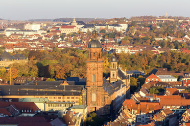 Deutschland, Bayern, Würzburg, Altstadt, Neubaukirche, Missio Klinik im Hintergrund - NDF00831
