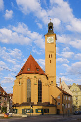 Deutschland, Bayern, Augsburg, Jakobervorstadt, St. Jakobskirche und -brunnen - SIEF08105