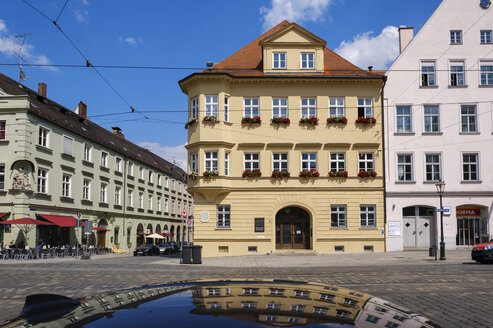 Deutschland, Bayern, Augsburg, Maximilianstraße, Standesamt - SIEF08116