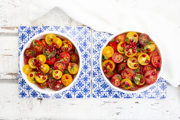 Orientalischer Tomatensalat mit Granatapfelkernen und Minze - LVF07522