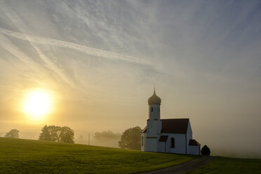 Germany, Sankt Johannisrain, church at morning mist - LBF02159