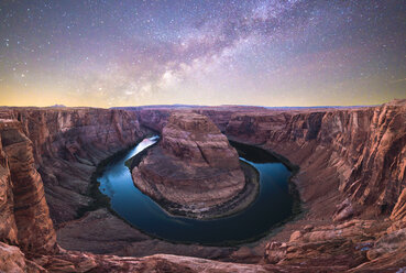 USA, Arizona, Bendhorse shoe, starry sky - KKAF02863