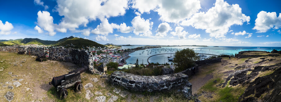 Karibik, Sint Maarten, Blick auf Marigot Bay und Sandboden - AMF06153
