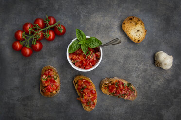 Bruschetta with tomato, basil, garlic and white bread - LVF07532