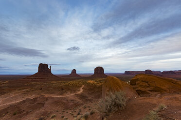 USA, Arizona, Navajo Nation, Monument Valley - FCF01613