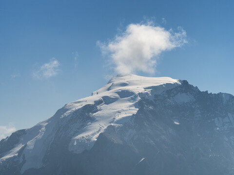 Grenzregion Italien Schweiz, Berglandschaft mit schneebedecktem Ortler, lizenzfreies Stockfoto