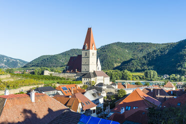 Austria, Wachau, parish church Mariae Himmelfahrt in Weissenkirchen on the Danube - RUNF00151