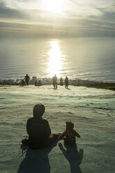 South Africa, Cape Town, tourists enjoying the sunset from Signal Hill - RUNF00181