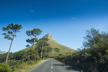 Südafrika, Kapstadt, Straße zum Lion's Head - RUNF00183