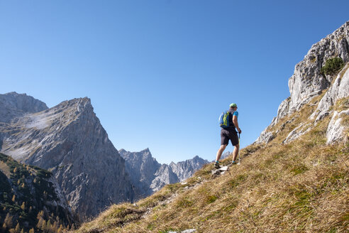 Germany, Bavaria, Upper Bavaria, Berchtesgadener Land, Berchtesgaden National Park, hiker - HAMF00532