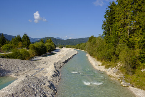 Deutschland, Bayern, Oberbayern, Werdenfelser Land, Fluss Isar bei Wallgau - LBF02176