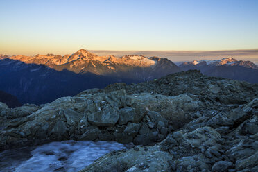 Sonnenuntergang und Alpenglühen, North Cascades National Park, Washington State, USA - AURF07813