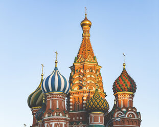 Russland, Moskau, Nahaufnahme der Basilius-Kathedrale auf dem Roten Platz - WPEF01112