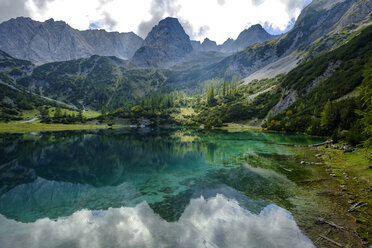 Österreich, Tirol, Wettersteingebirge, Mieminger Kette, Ehrwald, Seebensee, Sonnenspitze, Schartenkopf und Vorderer Drachenkopf - LBF02228