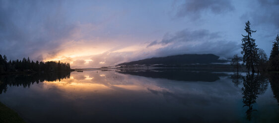 Panoramic view of lake against cloudy sky during sunset at Olympic National Park - CAVF55118