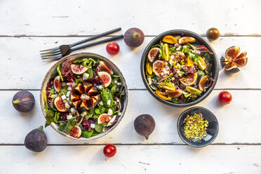 Mixed salad with fig, tomato, ham, cheese, pistachio - SARF03976