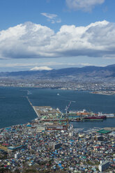 Japan, Hokkaido, Blick über Hakodate, Hafen - RUNF00217