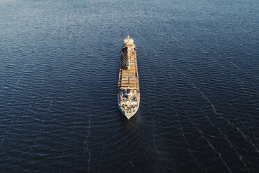 Luftaufnahme eines Containerschiffs auf dem Escanaba River - CAVF55924