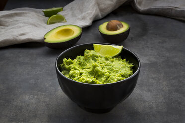 Guacamole with lime - LVF07553