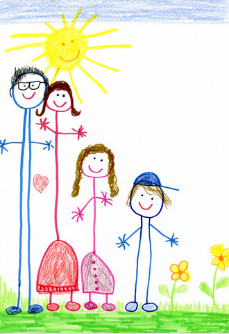 Kinderzeichnung, glückliche Familie, lizenzfreies Stockfoto