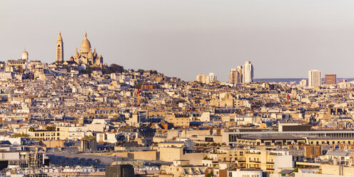 France, Paris, cityscape with Montmartre, Sacre Coeur church and residential buildings - WDF04879