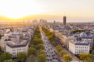 Frankreich, Paris, Stadtbild mit Avenue de la Grande Armee und La Defense - WDF04881
