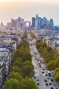 Frankreich, Paris, Stadtbild mit Avenue de la Grande Armee und La Defense - WDF04882