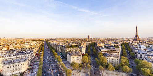 France, Paris, cityscape with Place Charles-de-Gaulle, Eiffel Tower and Avenue des Champs-Elysees - WDF04885