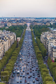 France, Paris, cityscape with Avenue des Champs-Elysees and Louvre - WDF04886