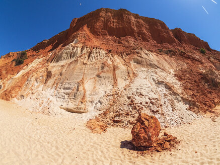 Portugal, Algarve, rock formations at the beach - LAF02173