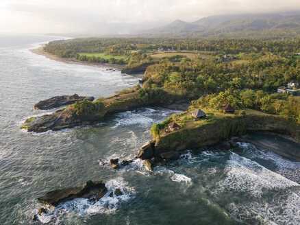 Indonesien, Bali, Luftaufnahme von Balian Beach - KNTF02353
